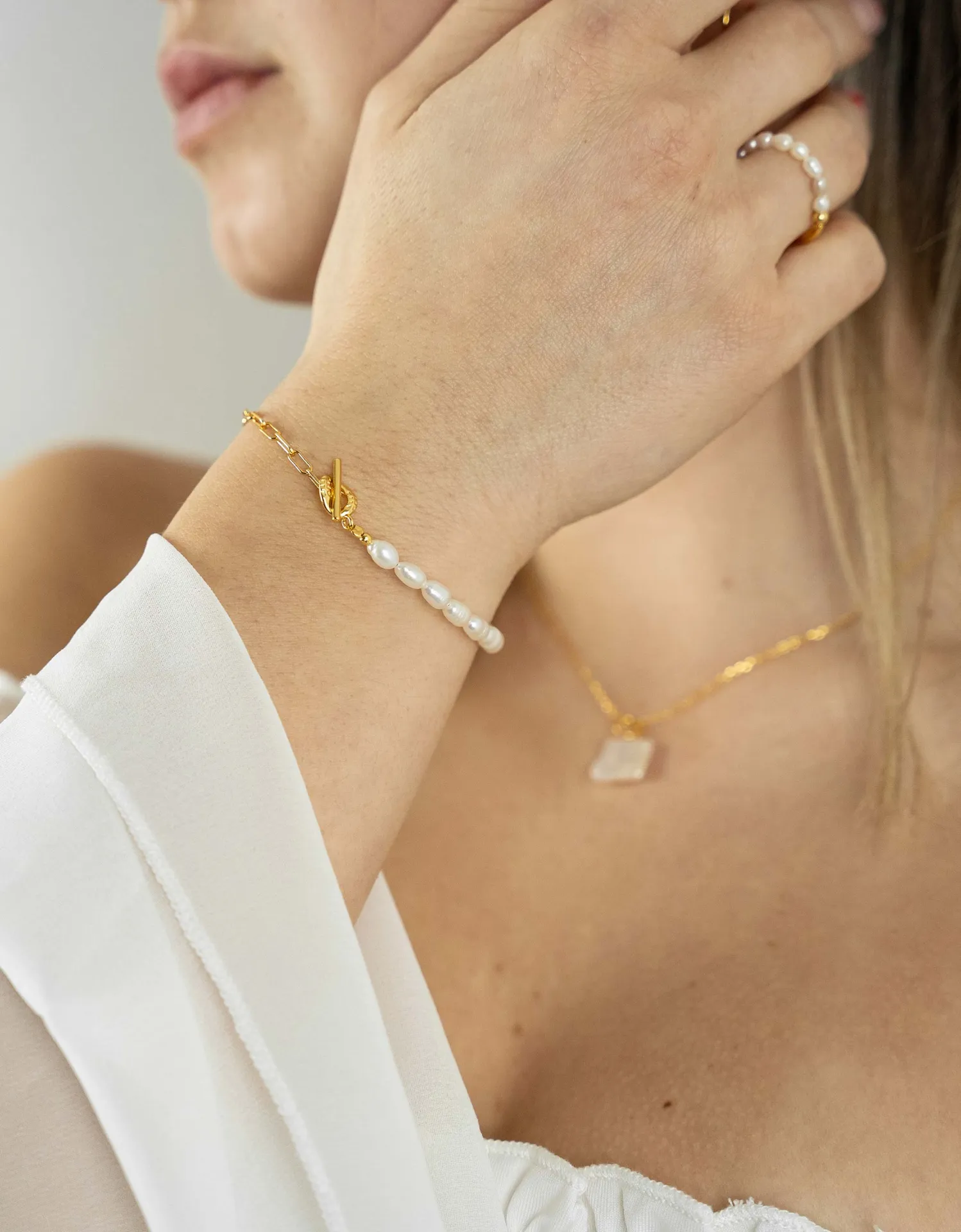 Elegant Link Pearl Bracelet - Timeless Beauty for Every Occasion