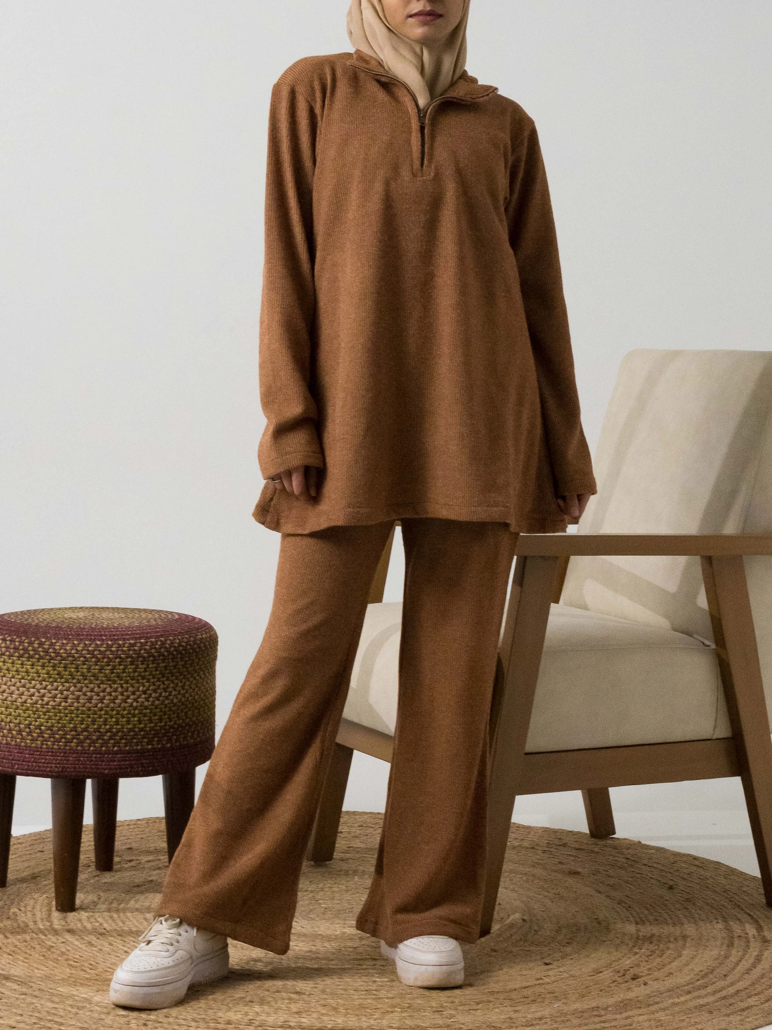 Essential Highneck Pullover - Brown