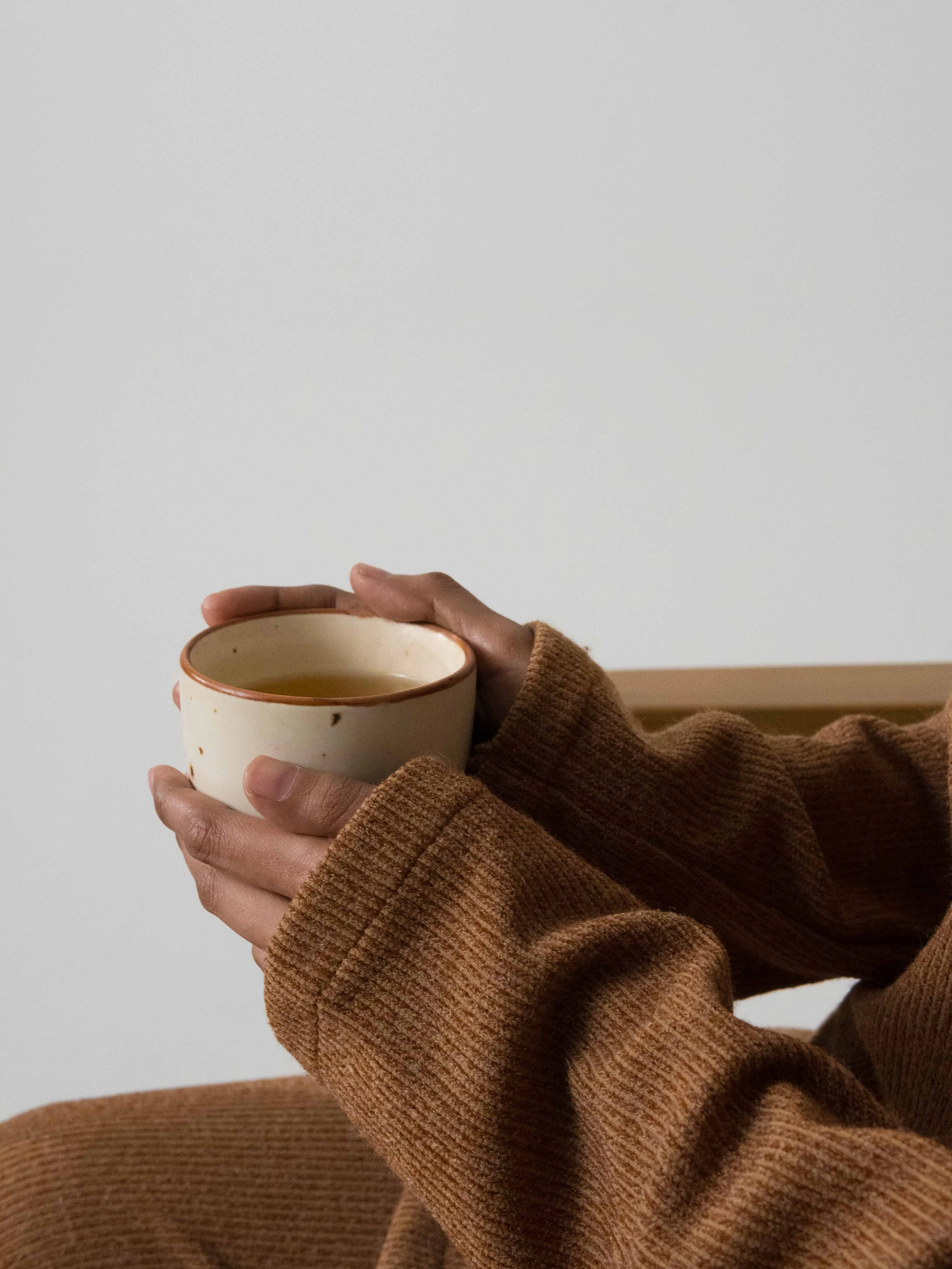 Essential Highneck Pullover - Brown