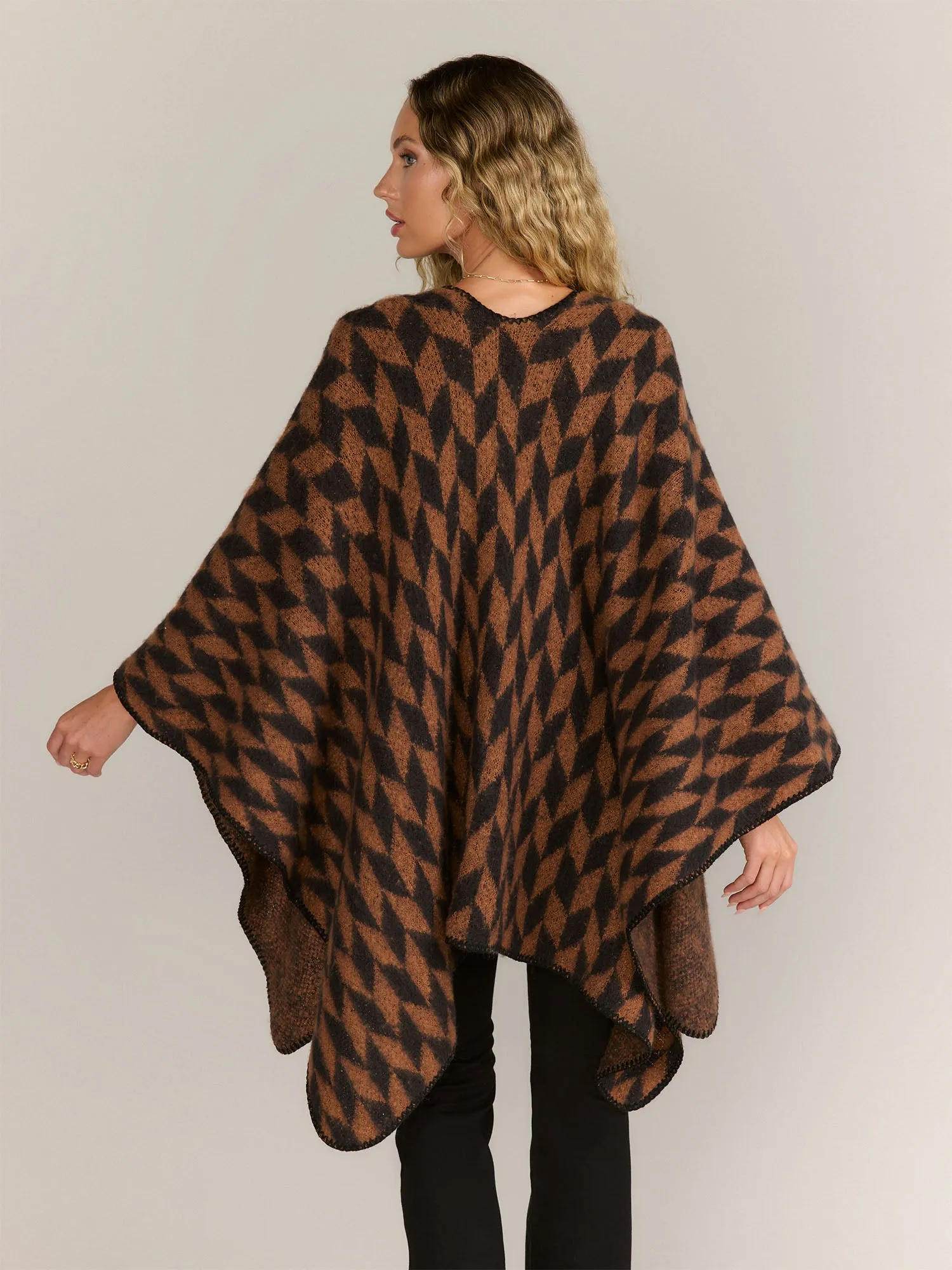 Geometric Print Ruana