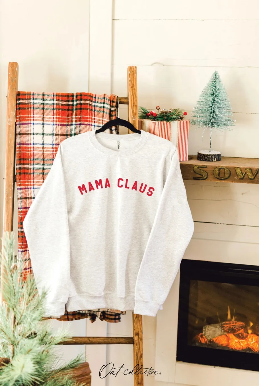 MAMA CLAUS Graphic Sweatshirt