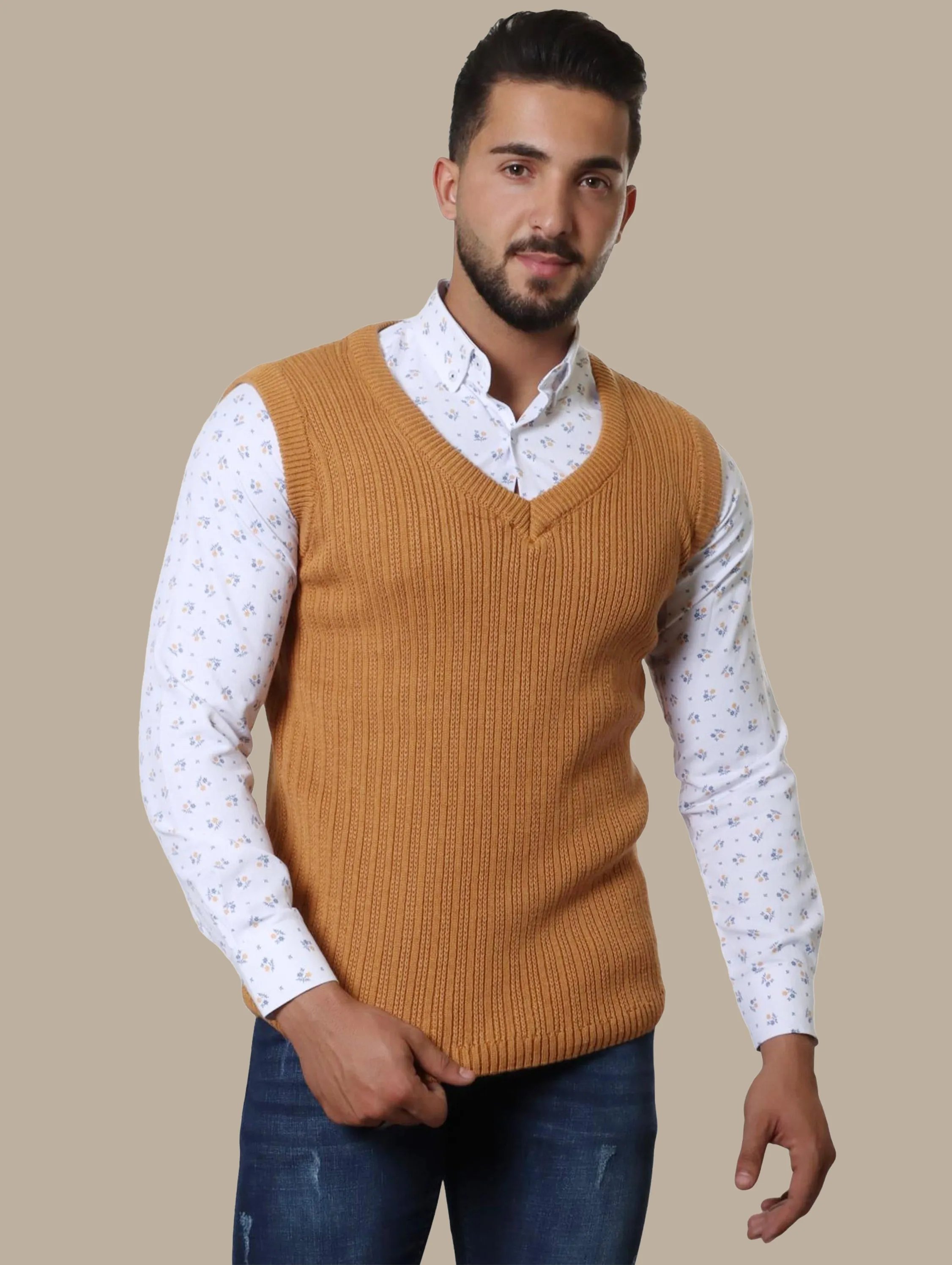 Wool Ripped Vest in Havana Brown